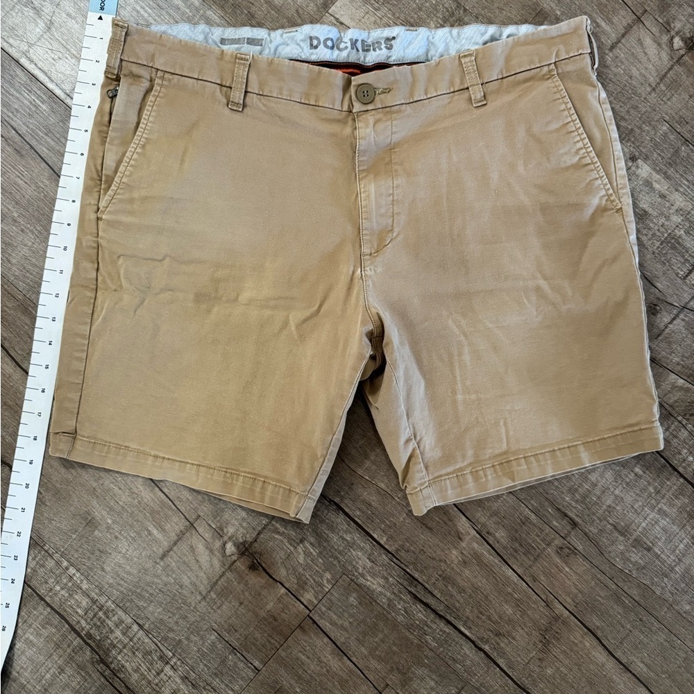 Supreme Flex Dockers Men's Tan Shorts